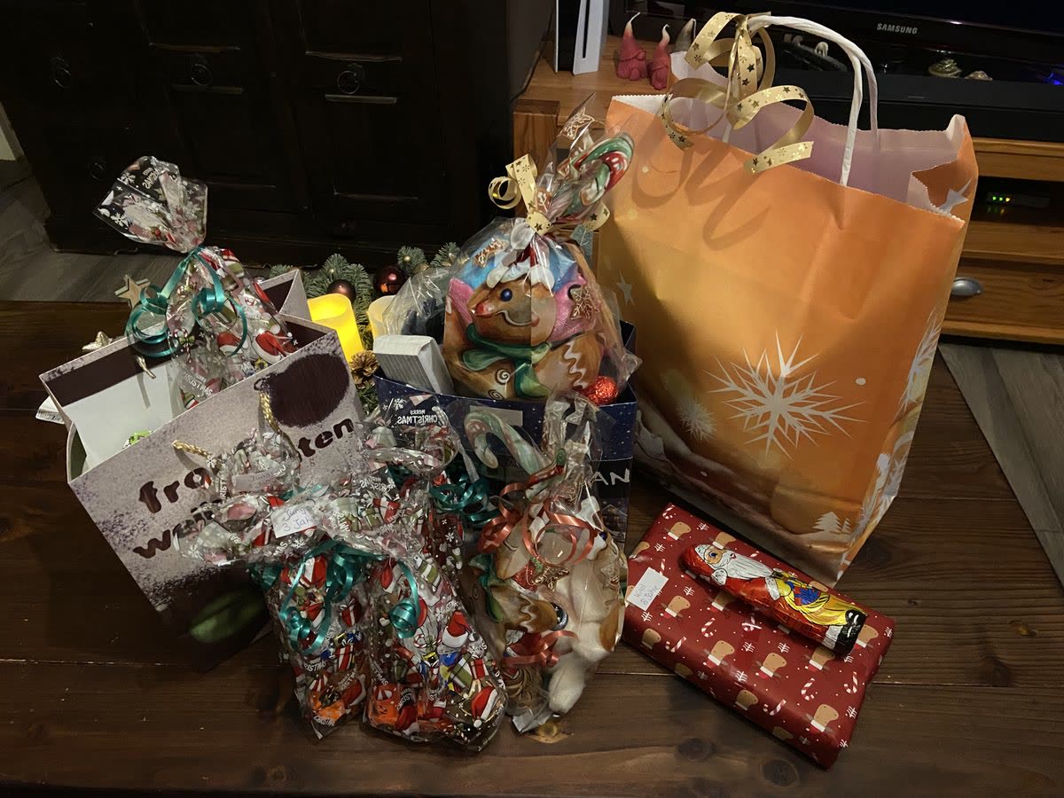 Gespendete Geschenke und Süßigkeiten von Werkzeug Fichtner